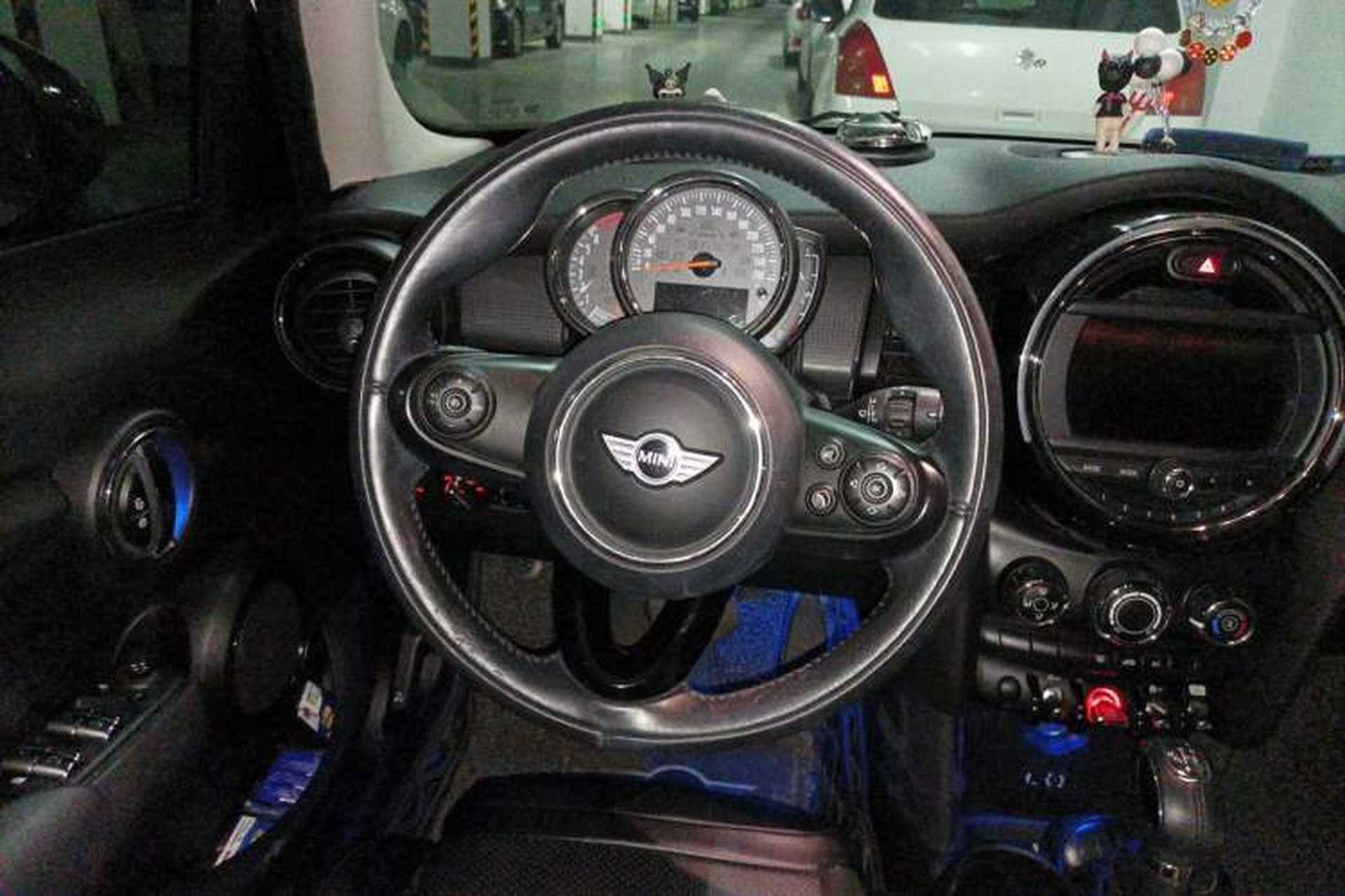 Used MINI 2016 1.5T COOPER Five-Door Edition Steering Wheel