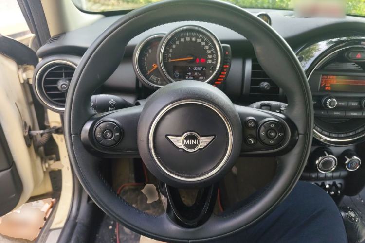 Used MINI 2016 1.2T ONE Pioneer Edition Five-Door Version Steering Wheel