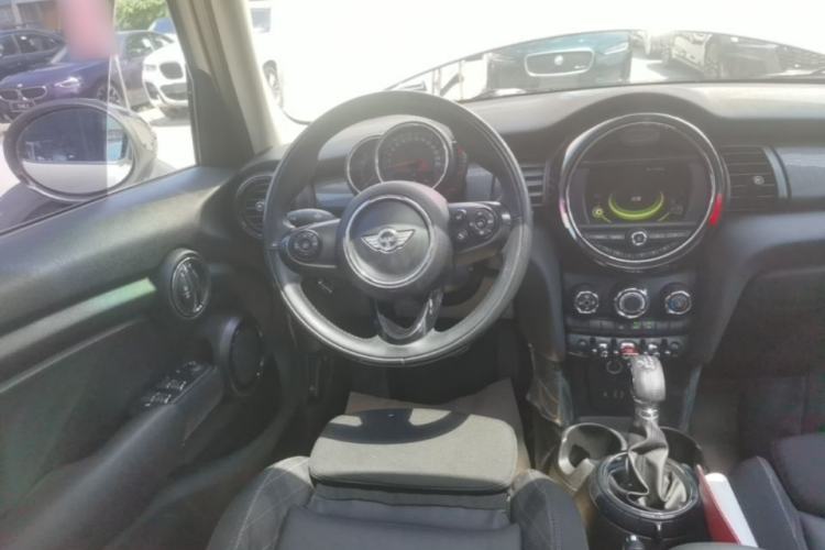 Used MINI 2016 1.5T COOPER Five-Door Edition Steering Wheel