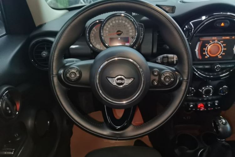 Used MINI 2016 1.5T COOPER Five-Door Edition Steering Wheel