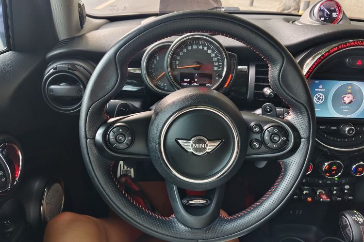 Used MINI 2016 2.0T COOPER S Pioneer Edition Five-Door Model Steering Wheel