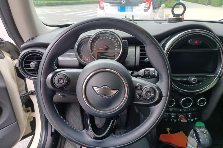 Used MINI 2016 1.5T COOPER Avant-Garde Steering Wheel