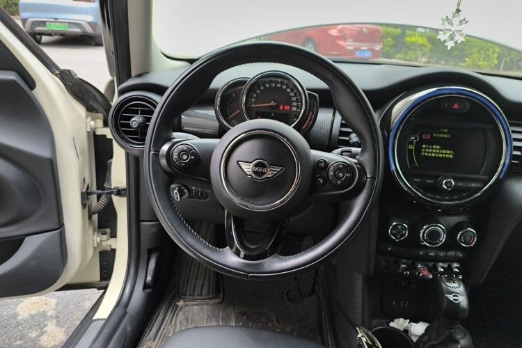 Used MINI 2016 1.5T COOPER Five-Door Edition Steering Wheel
