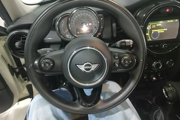 Used MINI 2016 1.5T COOPER Five-Door Edition Steering Wheel