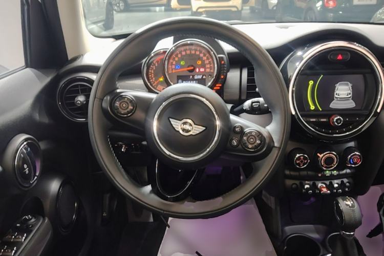 Used MINI 2016 1.5T COOPER Five-Door Edition Steering Wheel