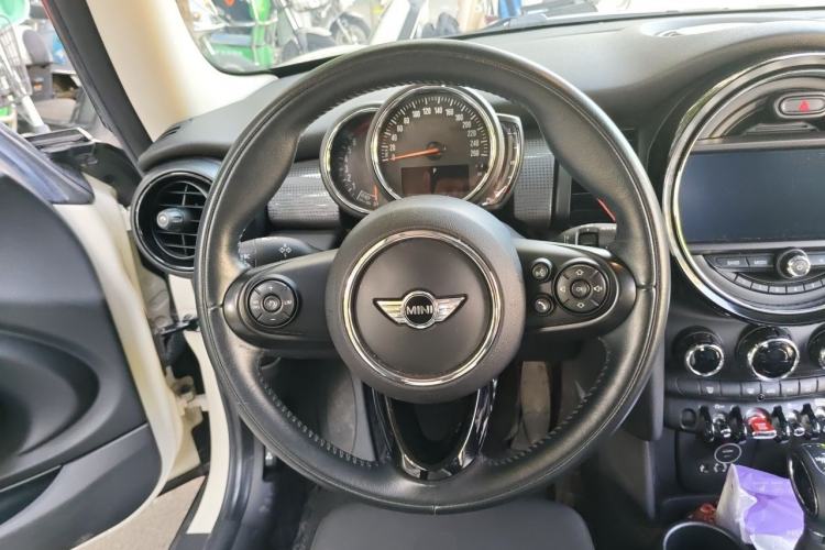 Used MINI 2016 1.5T COOPER Avant-Garde Steering Wheel