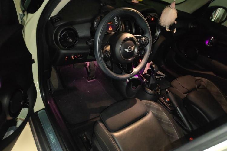 Used MINI 2016 1.5T COOPER Five-Door Edition Steering Wheel
