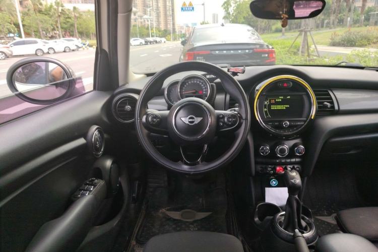 Used MINI 2016 1.5T COOPER Five-Door Edition Steering Wheel