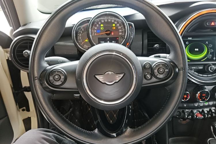 Used MINI 2016 1.5T COOPER Pioneer Edition Five-Door Model Steering Wheel