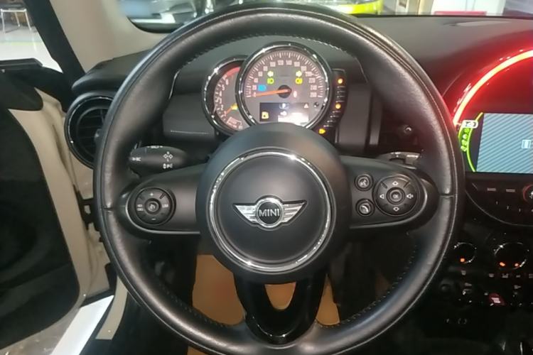 Used MINI 2016 1.5T COOPER Avant-Garde Steering Wheel
