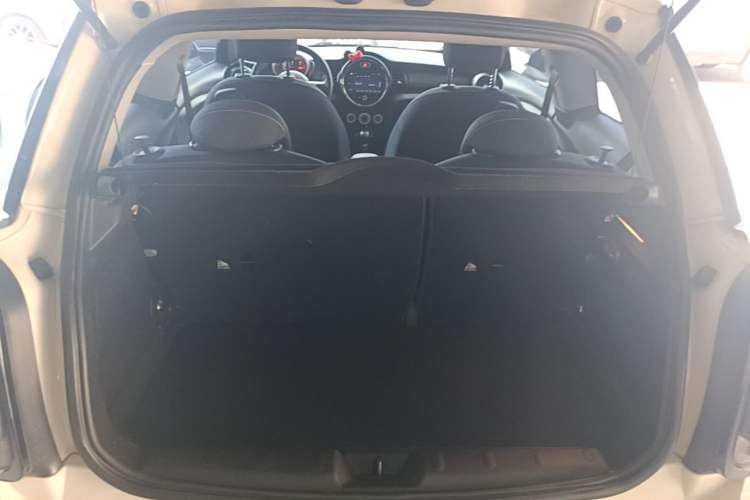 Used MINI 2016 1.2T ONE Pioneer Edition Trunk