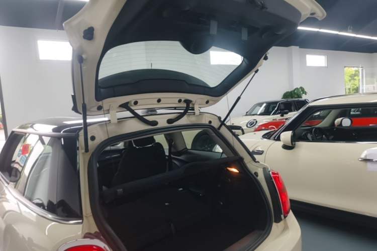 Used MINI 2016 1.5T COOPER Avant-Garde Trunk