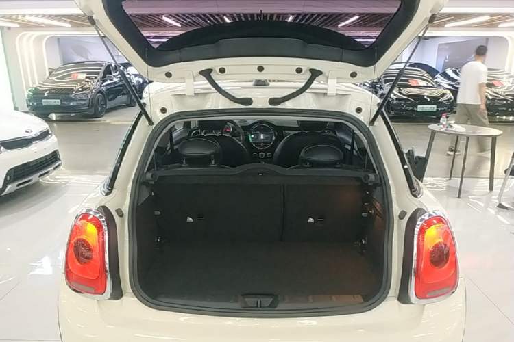 Used MINI 2016 1.2T ONE Pioneer Edition Trunk