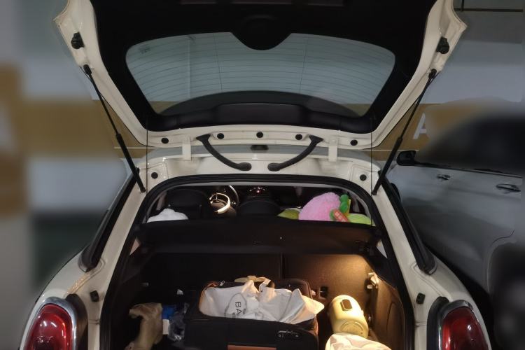 Used MINI 2016 1.2T ONE Pioneer Edition Five-Door Version Trunk