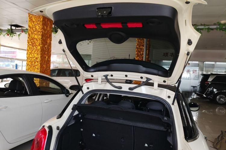 Used MINI 2016 1.5T COOPER Five-Door Edition Trunk