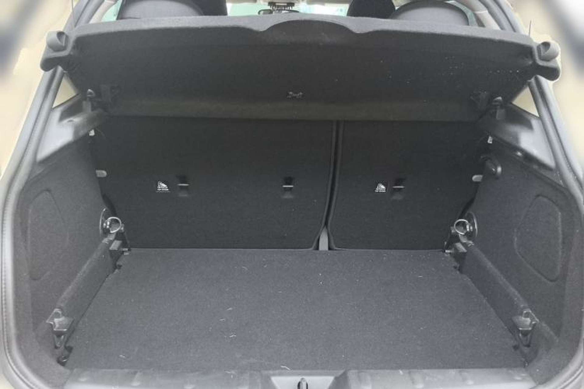 Used MINI 2016 1.5T COOPER Five-Door Edition Trunk