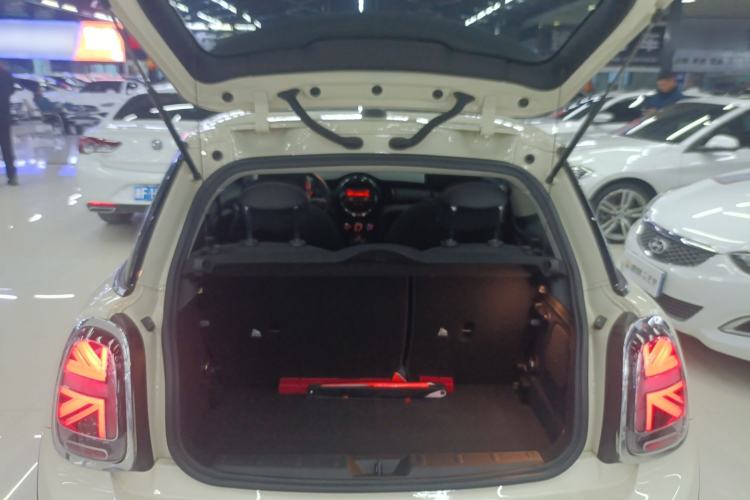 Used MINI 2016 1.2T ONE Pioneer Edition Trunk