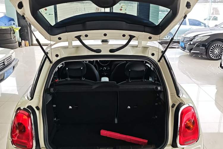 Used MINI 2016 1.2T ONE Pioneer Edition Trunk