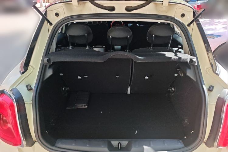 Used MINI 2016 1.5T COOPER Five-Door Edition Trunk