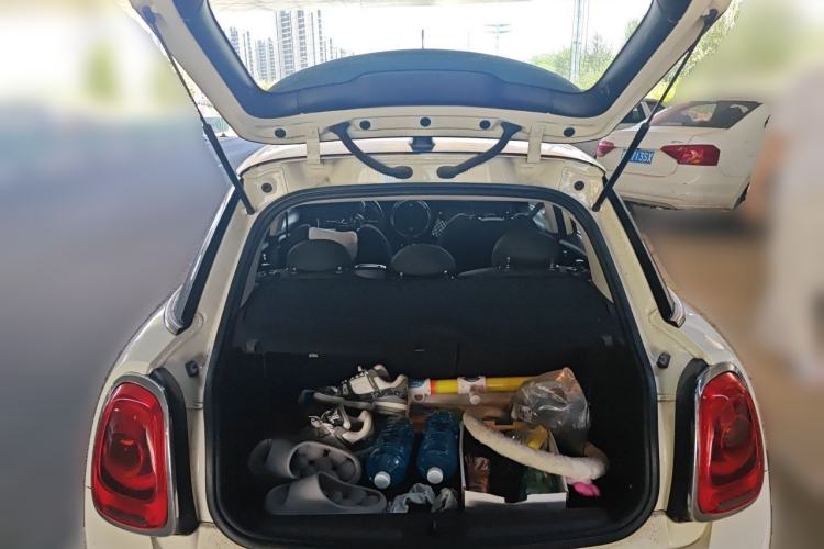 Used MINI 2016 1.5T COOPER Pioneer Edition Five-Door Model Trunk