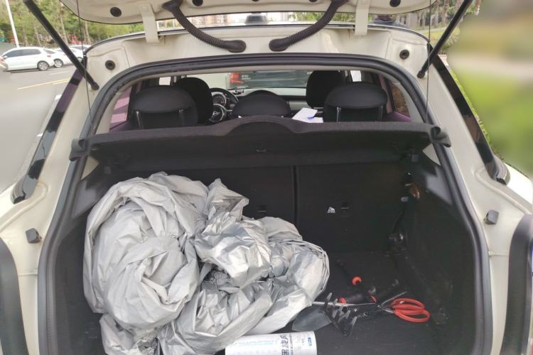 Used MINI 2016 1.5T COOPER Five-Door Edition Trunk