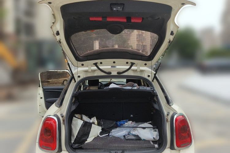 Used MINI 2016 1.2T ONE Pioneer Edition Five-Door Version Trunk