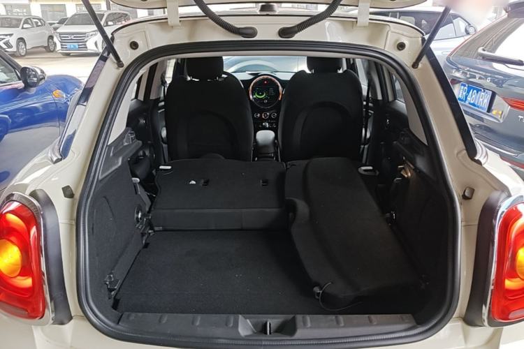 Used MINI 2016 1.5T COOPER Pioneer Edition Five-Door Model Trunk