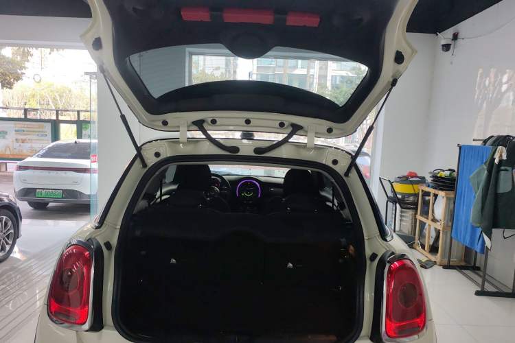 Used MINI 2016 1.5T COOPER Trunk