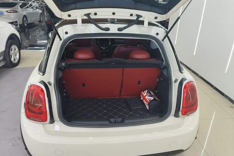 Used MINI 2016 1.5T COOPER Avant-Garde Trunk