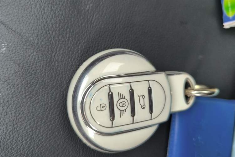 Used MINI 2016 1.5T COOPER Five-Door Edition Vehicle Key