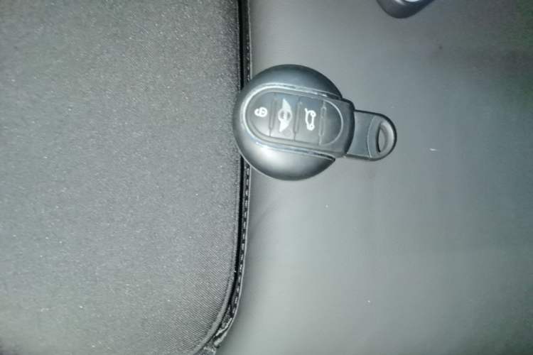Used MINI 2016 1.5T COOPER Five-Door Edition Vehicle Key