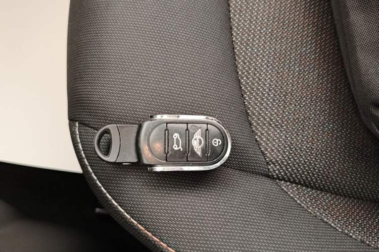 Used MINI 2016 1.2T ONE Pioneer Edition Vehicle Key