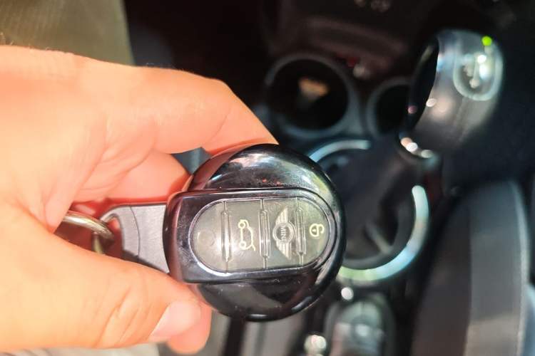Used MINI 2016 1.5T COOPER Five-Door Edition Vehicle Key