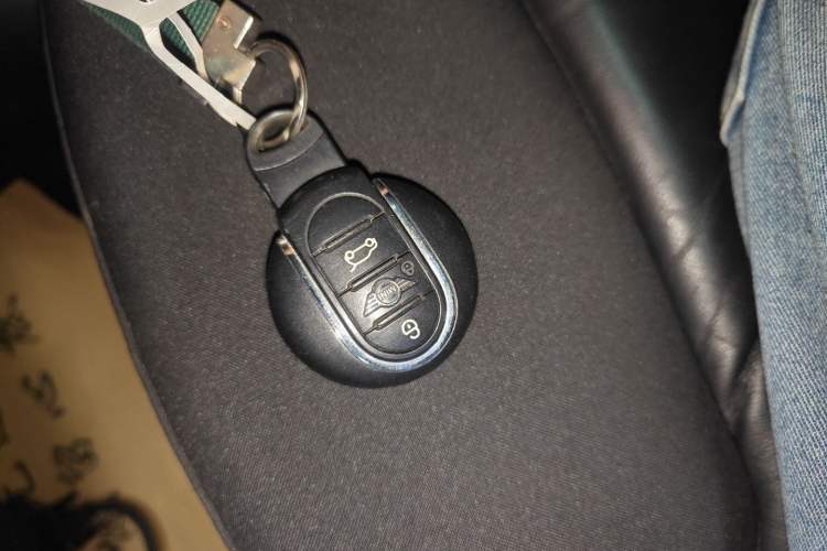 Used MINI 2016 2.0T COOPER S Five-Door Edition Vehicle Key