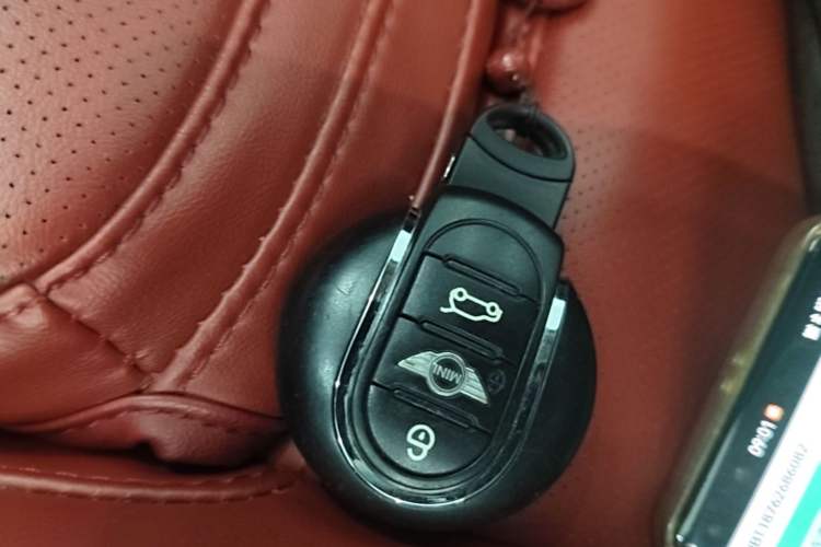Used MINI 2016 1.5T COOPER Avant-Garde Vehicle Key
