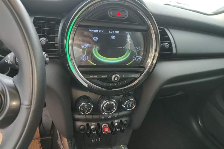 Used MINI 2016 1.2T ONE Pioneer Edition Audio And AC Panel