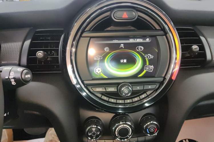 Used MINI 2016 1.5T COOPER Five-Door Edition Audio And AC Panel