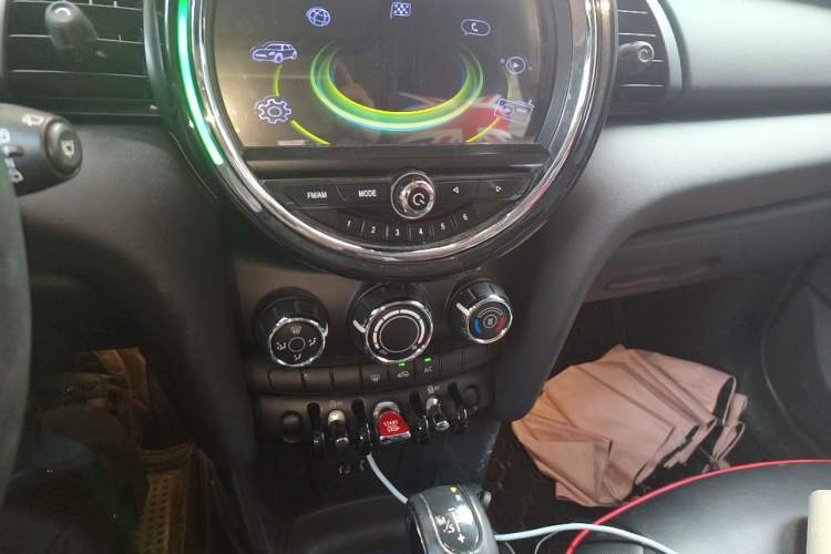 Used MINI 2016 1.2T ONE Five-Door Edition Audio And AC Panel