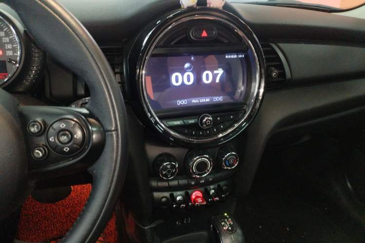 Used MINI 2016 1.2T ONE Pioneer Edition Audio And AC Panel
