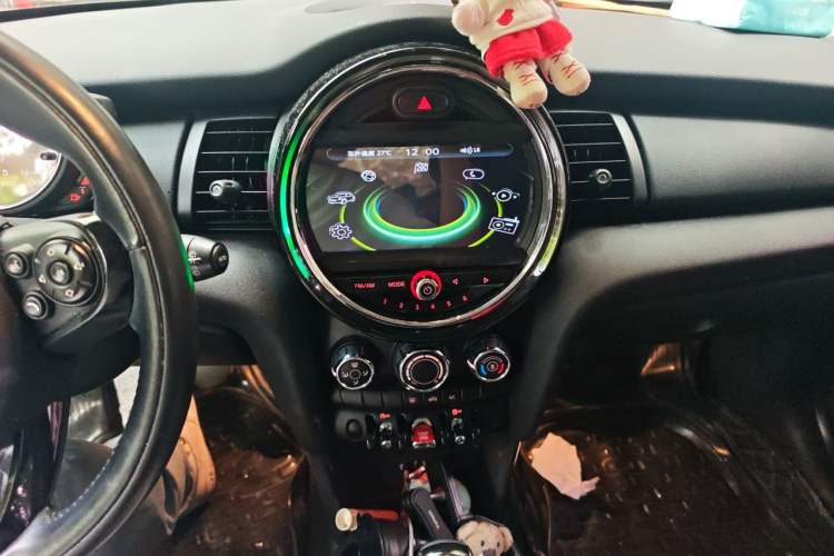 Used MINI 2016 1.2T ONE Pioneer Edition Audio And AC Panel
