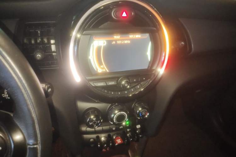 Used MINI 2016 1.5T COOPER Audio And AC Panel