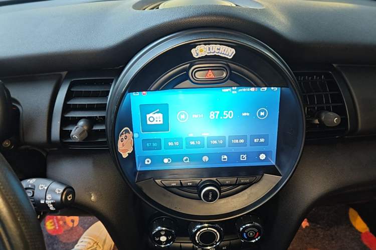 Used MINI 2016 1.2T ONE Five-Door Edition Audio And AC Panel