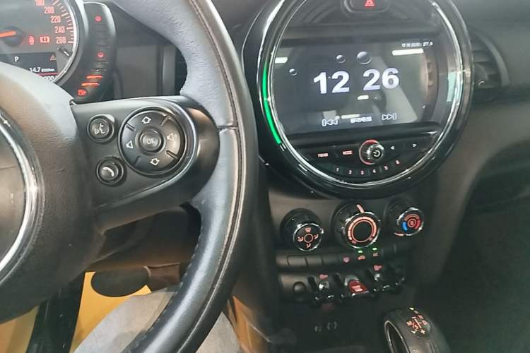 Used MINI 2016 1.2T ONE Pioneer Edition Audio And AC Panel