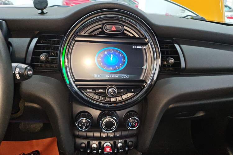 Used MINI 2016 1.2T ONE Pioneer Edition Audio And AC Panel
