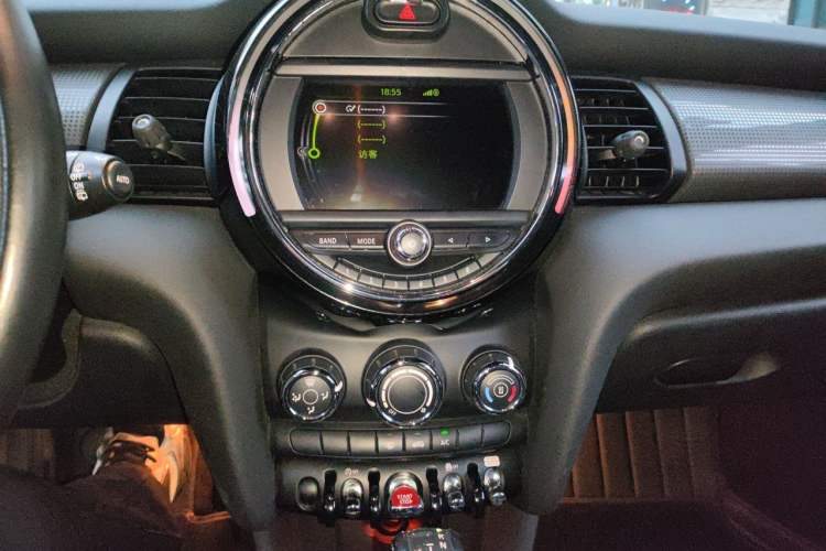 Used MINI 2016 1.5T COOPER Five-Door Edition Audio And AC Panel