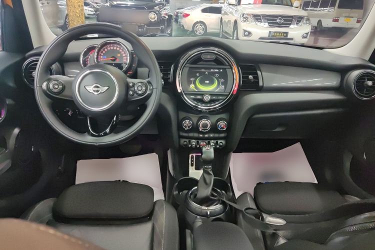 Used MINI 2016 1.5T COOPER Five-Door Edition Center Console