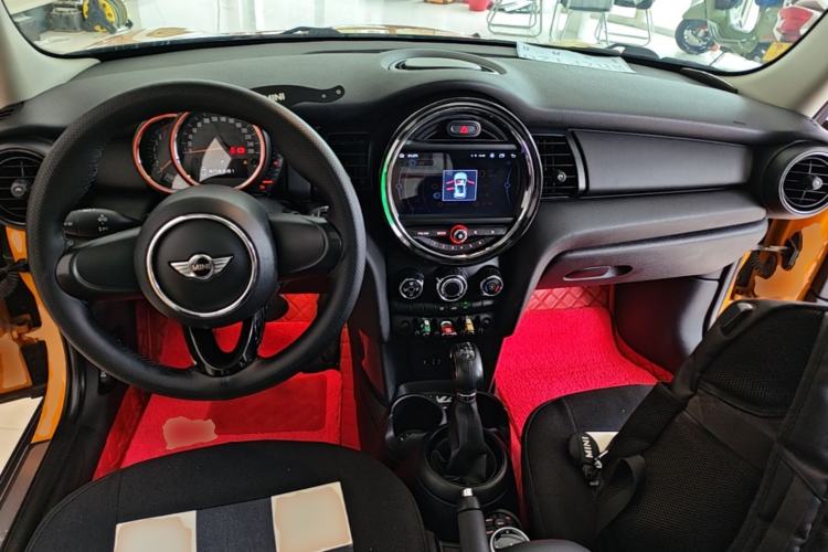 Used MINI 2016 1.2T ONE Five-Door Edition Center Console