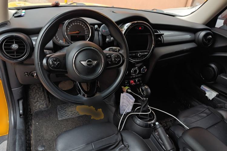 Used MINI 2016 1.5T COOPER Center Console