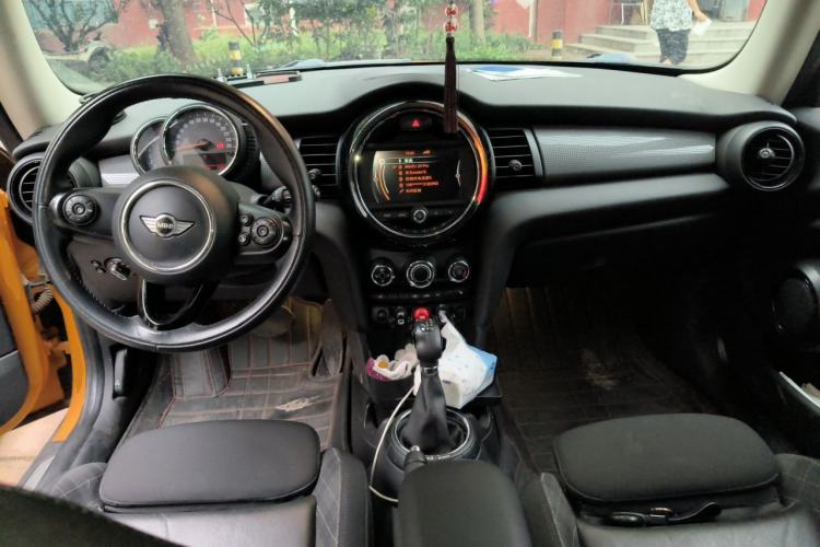 Used MINI 2016 1.5T COOPER Center Console