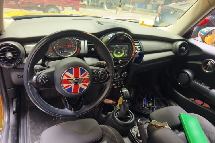 Used MINI 2016 1.5T COOPER Center Console